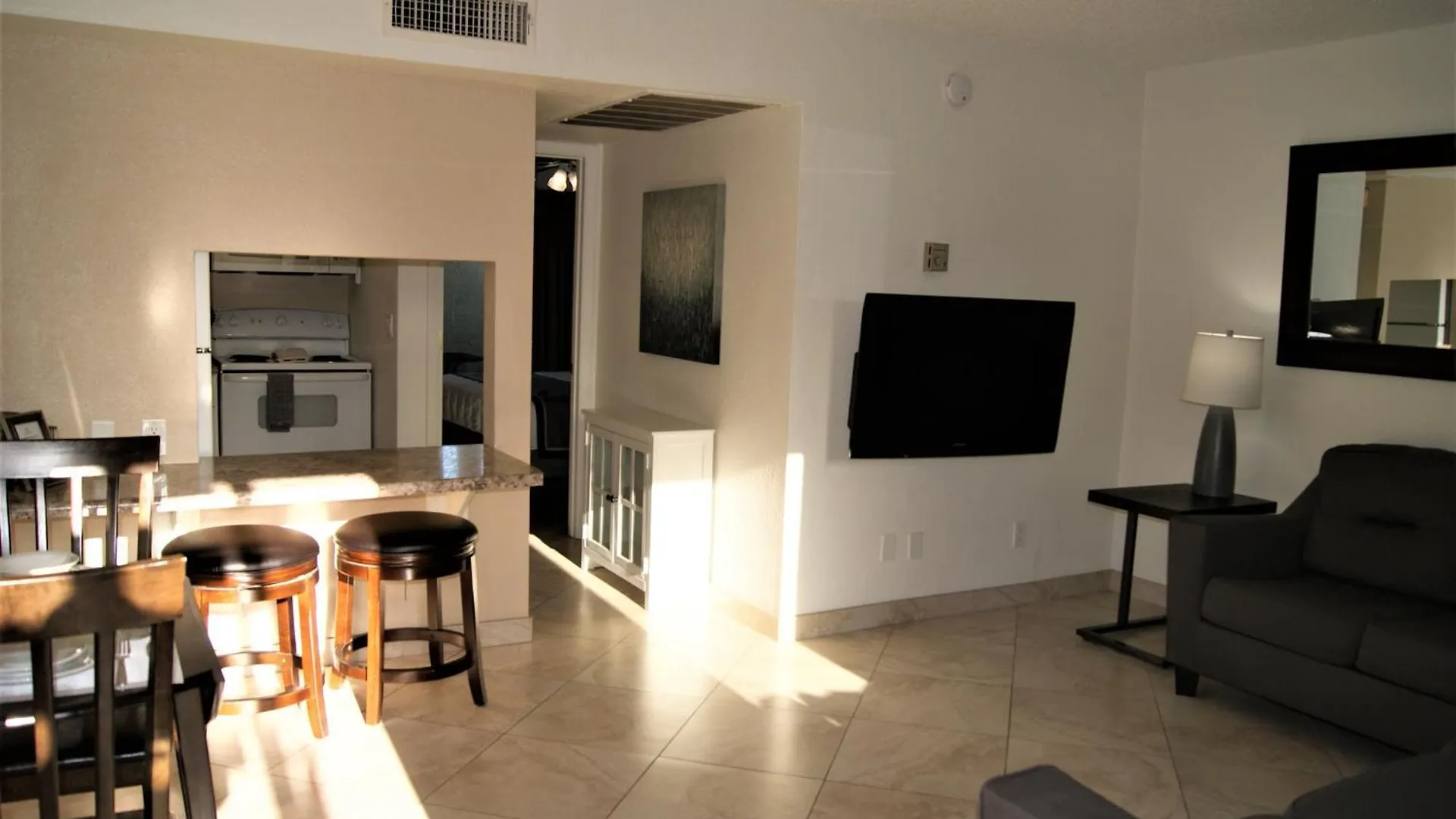 101 -Fully Furnished 1Br Suite-Prime Location Scottsdale 0*,  Stati Uniti